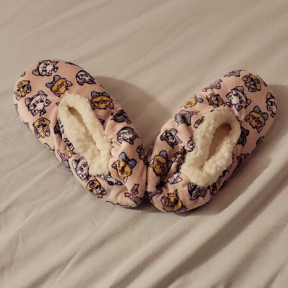 Cozy Pink Cat Print Slippers